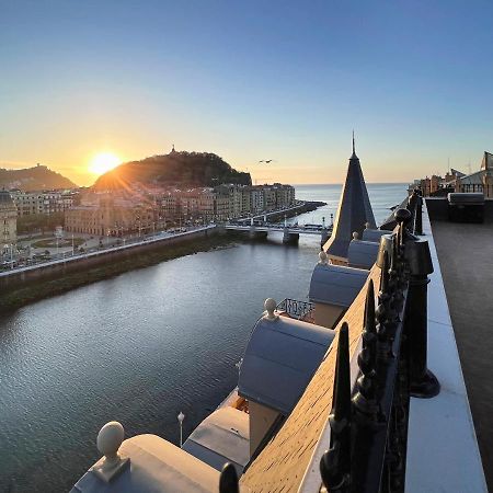 Deluxe Apt-Views To Historic Maria Cristina Hotel San Sebastian Exterior photo