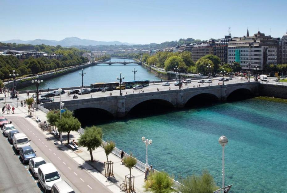 Deluxe Apt-Views To Historic Maria Cristina Hotel San Sebastian Exterior photo