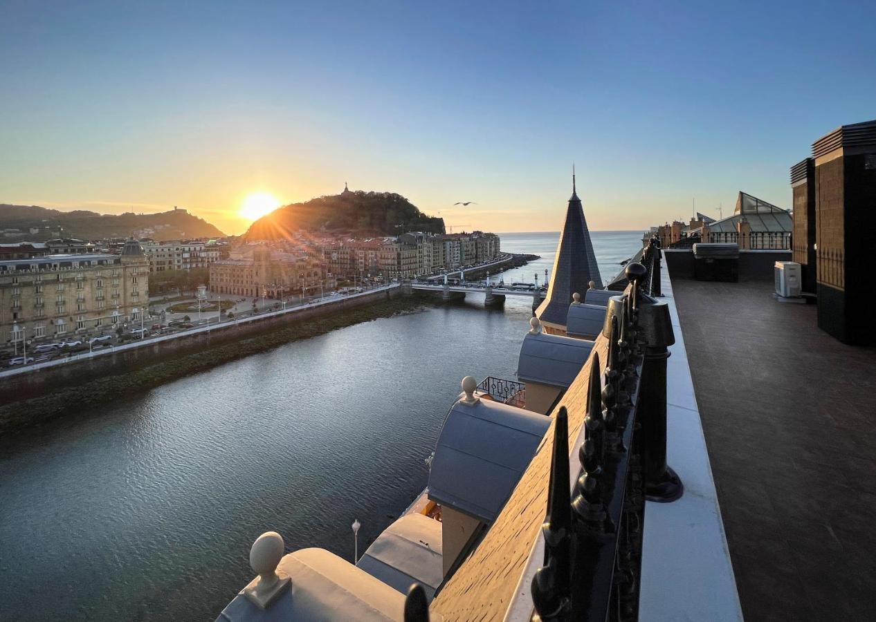 Deluxe Apt-Views To Historic Maria Cristina Hotel San Sebastian Exterior photo