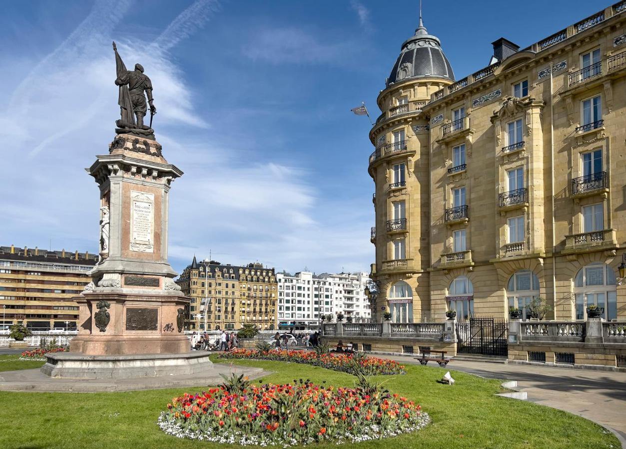 Deluxe Apt-Views To Historic Maria Cristina Hotel San Sebastian Exterior photo